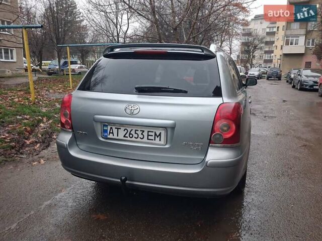 Серый Тойота Авенсис, объемом двигателя 2.23 л и пробегом 300 тыс. км за 4300 $, фото 1 на Automoto.ua