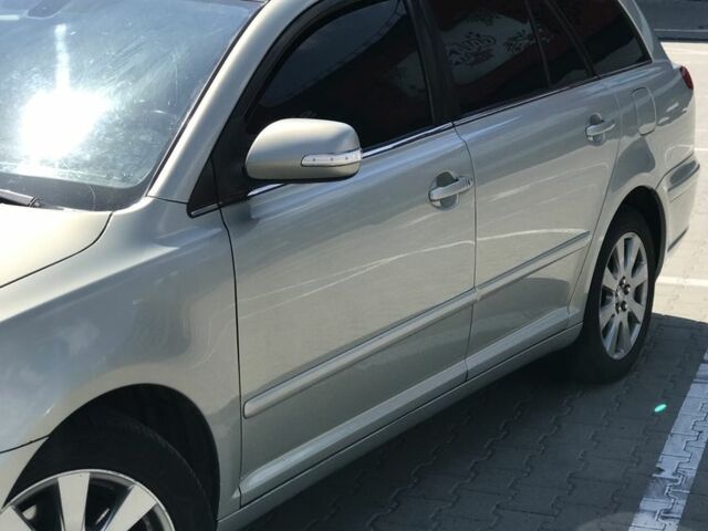 Серый Тойота Авенсис, объемом двигателя 2 л и пробегом 270 тыс. км за 7100 $, фото 1 на Automoto.ua