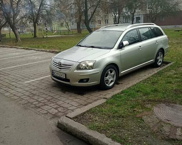 Серый Тойота Авенсис, объемом двигателя 2 л и пробегом 285 тыс. км за 6200 $, фото 1 на Automoto.ua