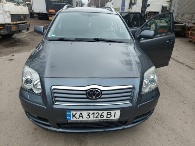 Серый Тойота Авенсис, объемом двигателя 2.2 л и пробегом 420 тыс. км за 6932 $, фото 1 на Automoto.ua