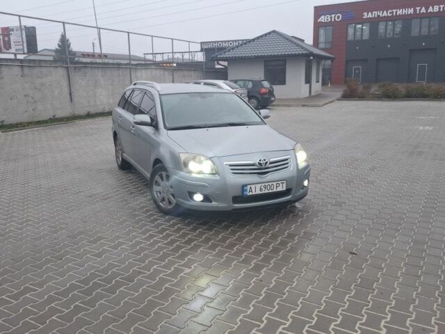 Серый Тойота Авенсис, объемом двигателя 2 л и пробегом 305 тыс. км за 6900 $, фото 1 на Automoto.ua