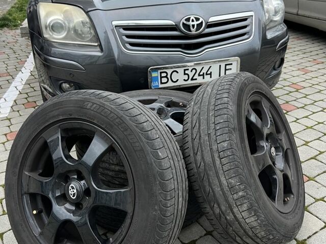 Серый Тойота Авенсис, объемом двигателя 1.8 л и пробегом 315 тыс. км за 5900 $, фото 1 на Automoto.ua