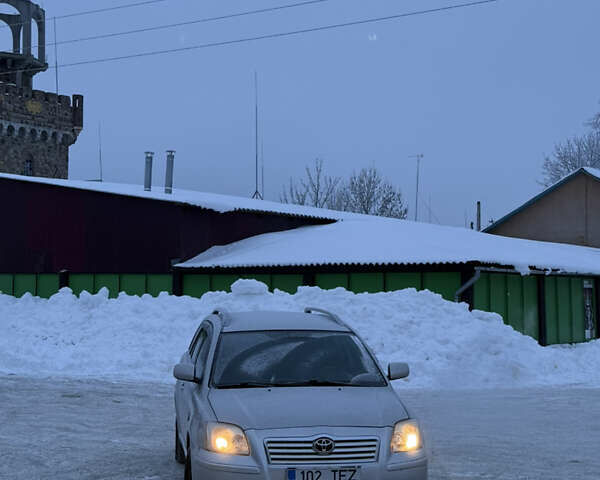 Серый Тойота Авенсис, объемом двигателя 2 л и пробегом 340 тыс. км за 2550 $, фото 1 на Automoto.ua