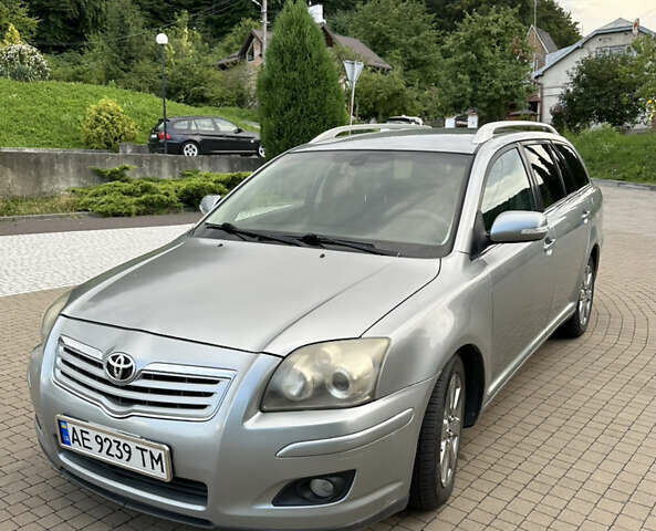 Сірий Тойота Авенсіс, об'ємом двигуна 1.8 л та пробігом 311 тис. км за 5650 $, фото 1 на Automoto.ua