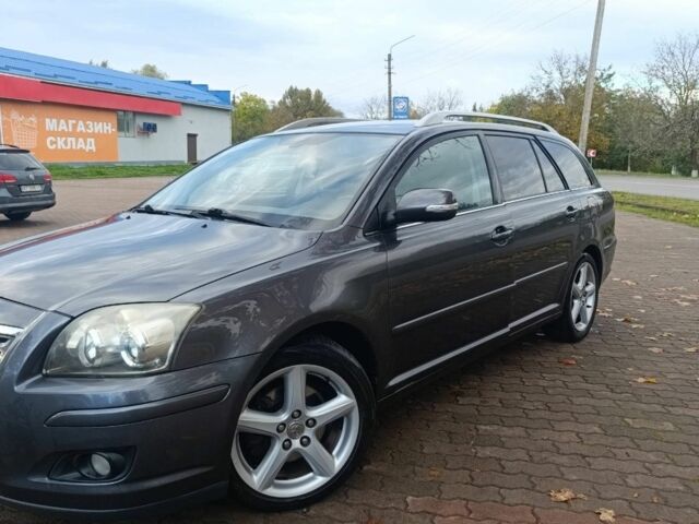 Серый Тойота Авенсис, объемом двигателя 0 л и пробегом 200 тыс. км за 4400 $, фото 1 на Automoto.ua