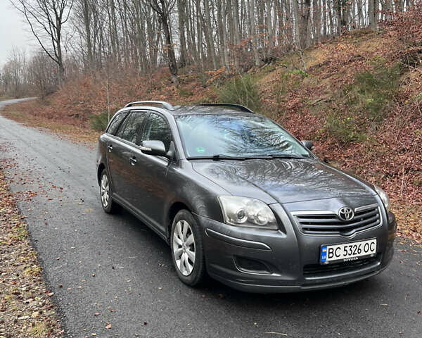 Серый Тойота Авенсис, объемом двигателя 2 л и пробегом 264 тыс. км за 5600 $, фото 1 на Automoto.ua