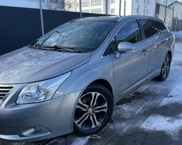 Серый Тойота Авенсис, объемом двигателя 1.8 л и пробегом 255 тыс. км за 8850 $, фото 1 на Automoto.ua
