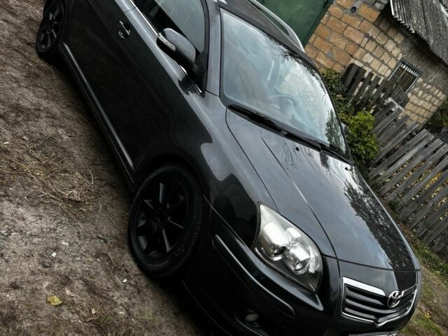 Серый Тойота Авенсис, объемом двигателя 2 л и пробегом 375 тыс. км за 4500 $, фото 1 на Automoto.ua