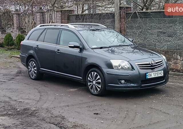 Серый Тойота Авенсис, объемом двигателя 2.2 л и пробегом 285 тыс. км за 5350 $, фото 1 на Automoto.ua