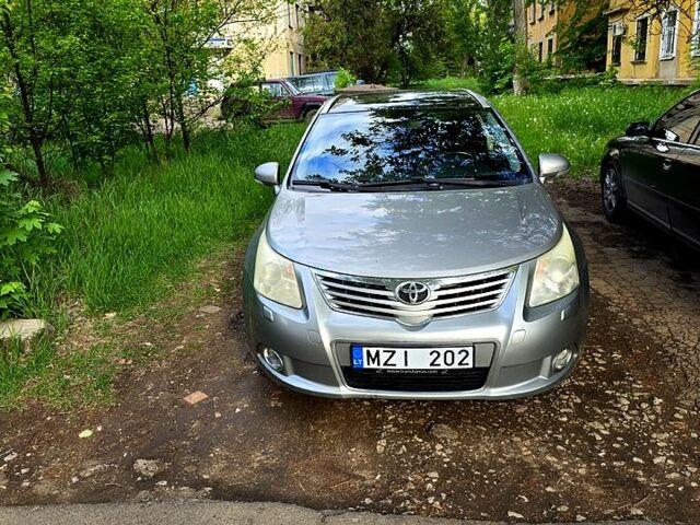 Серый Тойота Авенсис, объемом двигателя 2.2 л и пробегом 329 тыс. км за 5700 $, фото 1 на Automoto.ua