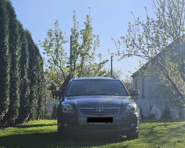 Сірий Тойота Авенсіс, об'ємом двигуна 2 л та пробігом 240 тис. км за 7200 $, фото 1 на Automoto.ua