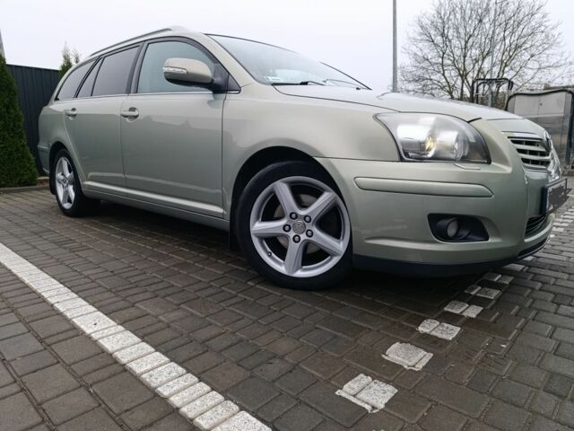 Серый Тойота Авенсис, объемом двигателя 2 л и пробегом 300 тыс. км за 2599 $, фото 1 на Automoto.ua