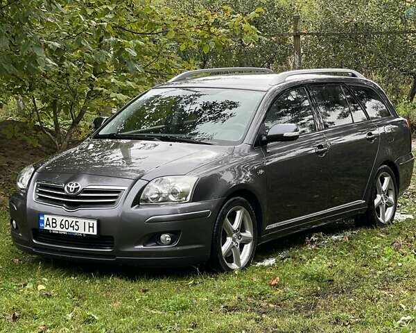 Серый Тойота Авенсис, объемом двигателя 2.23 л и пробегом 242 тыс. км за 7500 $, фото 1 на Automoto.ua