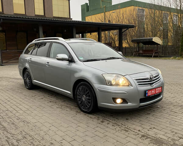 Серый Тойота Авенсис, объемом двигателя 1.8 л и пробегом 222 тыс. км за 6700 $, фото 1 на Automoto.ua