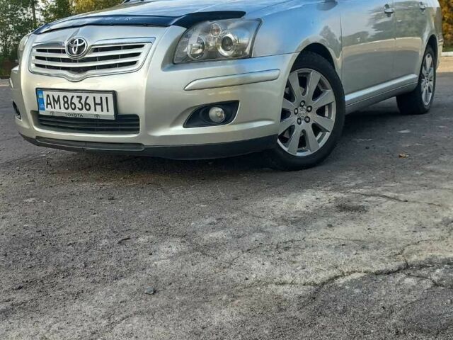 Серый Тойота Авенсис, объемом двигателя 2 л и пробегом 200 тыс. км за 7500 $, фото 1 на Automoto.ua