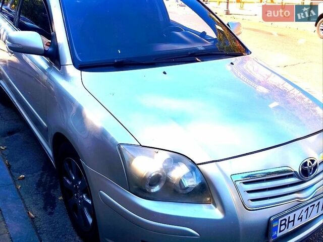 Серый Тойота Авенсис, объемом двигателя 2 л и пробегом 340 тыс. км за 5700 $, фото 1 на Automoto.ua