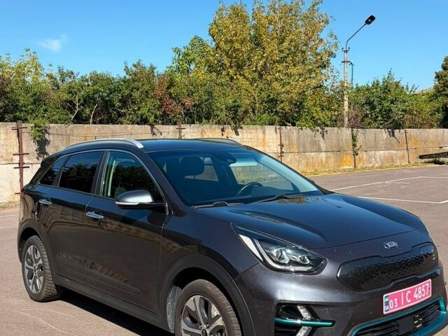 Серый Тойота Авенсис, объемом двигателя 2.2 л и пробегом 276 тыс. км за 6999 $, фото 1 на Automoto.ua