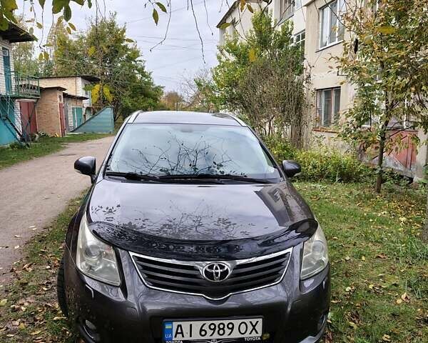 Серый Тойота Авенсис, объемом двигателя 2.2 л и пробегом 265 тыс. км за 8500 $, фото 1 на Automoto.ua