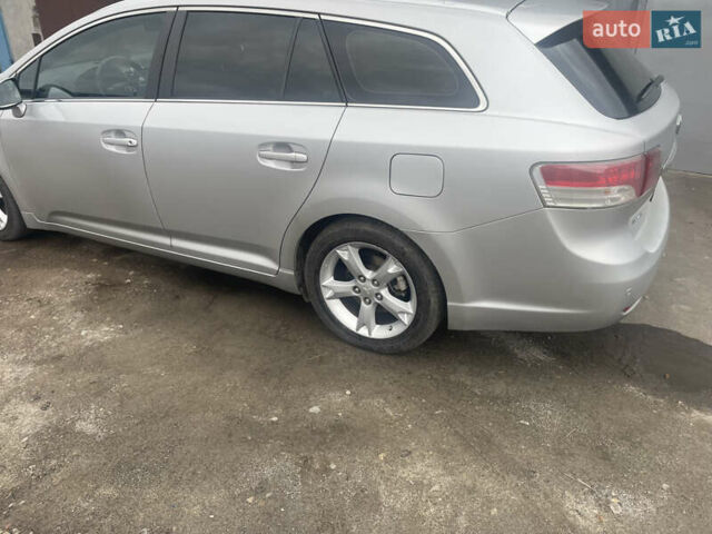 Серый Тойота Авенсис, объемом двигателя 2.2 л и пробегом 300 тыс. км за 8700 $, фото 1 на Automoto.ua