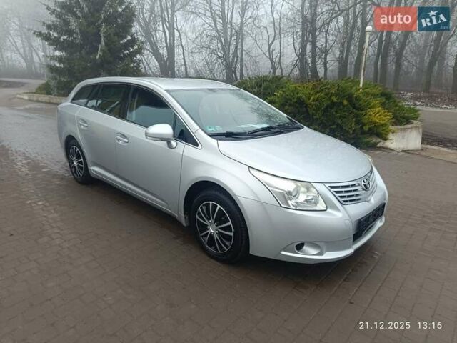 Сірий Тойота Авенсіс, об'ємом двигуна 1.6 л та пробігом 266 тис. км за 7999 $, фото 1 на Automoto.ua