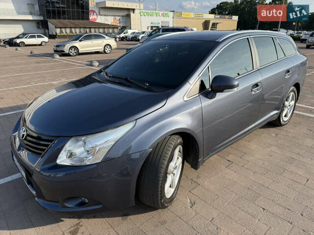 Серый Тойота Авенсис, объемом двигателя 2 л и пробегом 189 тыс. км за 7950 $, фото 1 на Automoto.ua