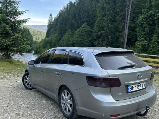 Серый Тойота Авенсис, объемом двигателя 2 л и пробегом 250 тыс. км за 10500 $, фото 1 на Automoto.ua