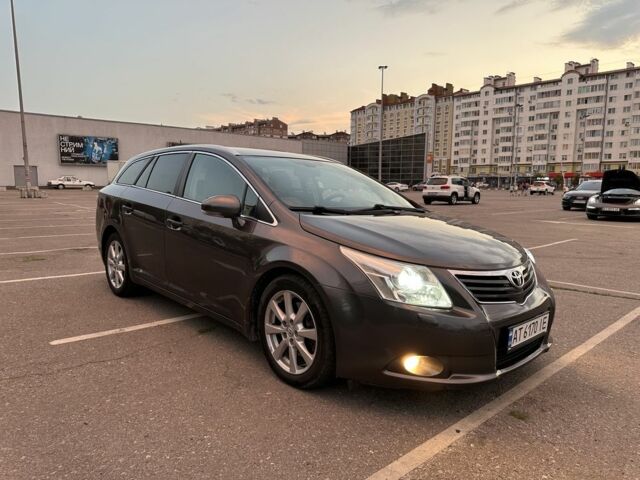 Серый Тойота Авенсис, объемом двигателя 2.2 л и пробегом 241 тыс. км за 6998 $, фото 1 на Automoto.ua