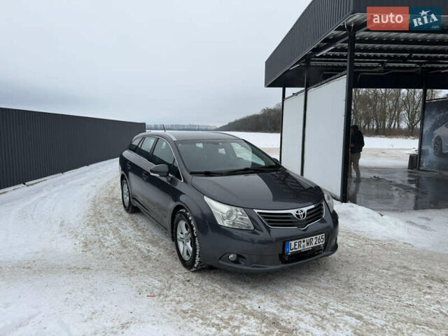 Серый Тойота Авенсис, объемом двигателя 1.8 л и пробегом 187 тыс. км за 8250 $, фото 1 на Automoto.ua