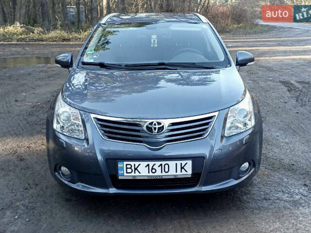 Серый Тойота Авенсис, объемом двигателя 2.23 л и пробегом 202 тыс. км за 9999 $, фото 1 на Automoto.ua