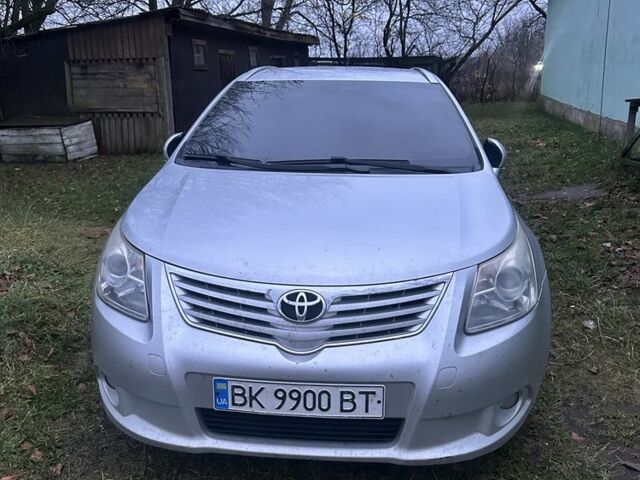 Сірий Тойота Авенсіс, об'ємом двигуна 2 л та пробігом 357 тис. км за 6000 $, фото 1 на Automoto.ua