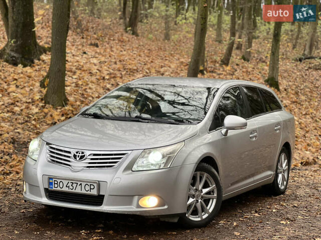 Серый Тойота Авенсис, объемом двигателя 2 л и пробегом 250 тыс. км за 6999 $, фото 1 на Automoto.ua