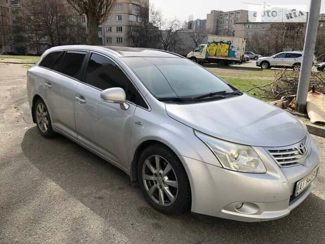 Серый Тойота Авенсис, объемом двигателя 2.23 л и пробегом 282 тыс. км за 8000 $, фото 1 на Automoto.ua