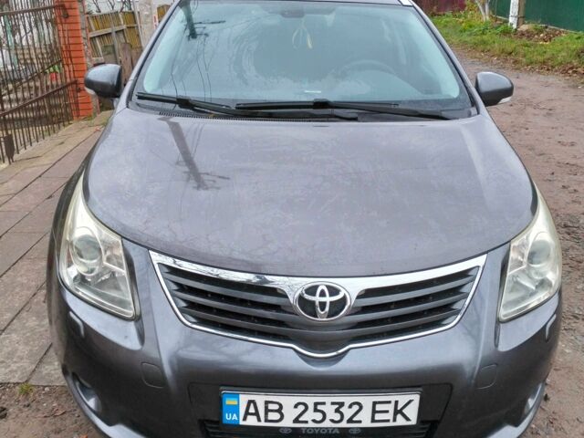 Серый Тойота Авенсис, объемом двигателя 2 л и пробегом 313 тыс. км за 8000 $, фото 1 на Automoto.ua