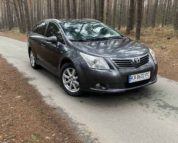 Серый Тойота Авенсис, объемом двигателя 2.23 л и пробегом 280 тыс. км за 8000 $, фото 1 на Automoto.ua