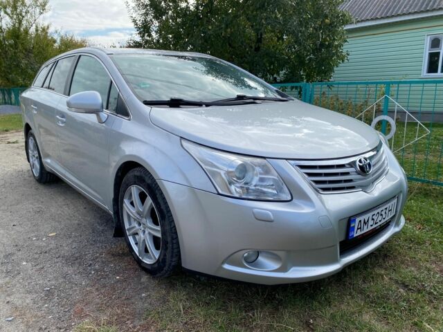 Серый Тойота Авенсис, объемом двигателя 2.2 л и пробегом 335 тыс. км за 9500 $, фото 1 на Automoto.ua