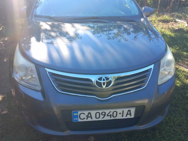 Серый Тойота Авенсис, объемом двигателя 2 л и пробегом 280 тыс. км за 6523 $, фото 1 на Automoto.ua
