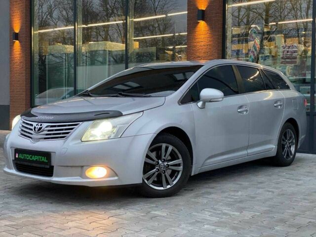 Серый Тойота Авенсис, объемом двигателя 2 л и пробегом 200 тыс. км за 9490 $, фото 1 на Automoto.ua