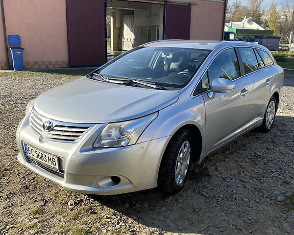 Серый Тойота Авенсис, объемом двигателя 2 л и пробегом 180 тыс. км за 9300 $, фото 1 на Automoto.ua