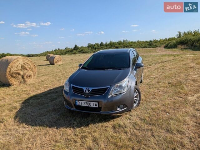 Серый Тойота Авенсис, объемом двигателя 2 л и пробегом 270 тыс. км за 8300 $, фото 1 на Automoto.ua