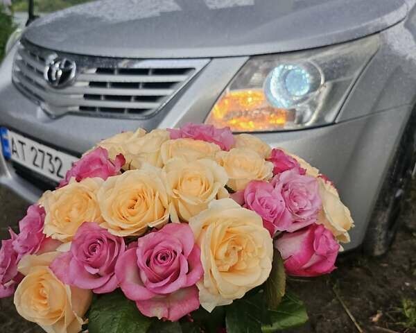 Серый Тойота Авенсис, объемом двигателя 2.2 л и пробегом 340 тыс. км за 7300 $, фото 1 на Automoto.ua