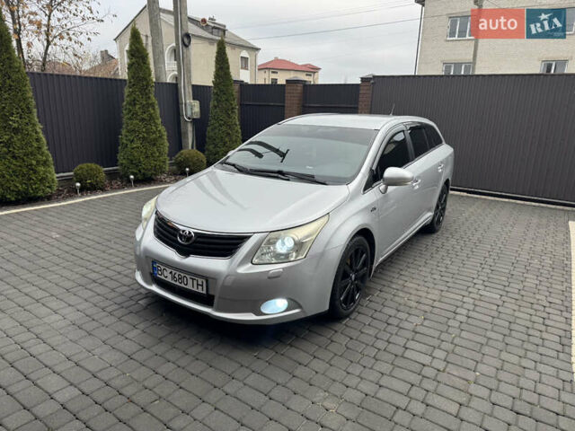 Серый Тойота Авенсис, объемом двигателя 2.2 л и пробегом 243 тыс. км за 9400 $, фото 1 на Automoto.ua