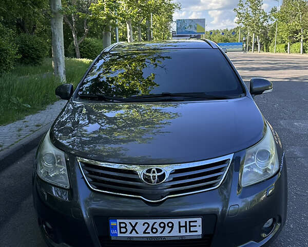 Сірий Тойота Авенсіс, об'ємом двигуна 2.23 л та пробігом 296 тис. км за 9700 $, фото 1 на Automoto.ua