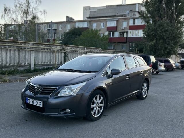 Сірий Тойота Авенсіс, об'ємом двигуна 2 л та пробігом 259 тис. км за 3750 $, фото 1 на Automoto.ua