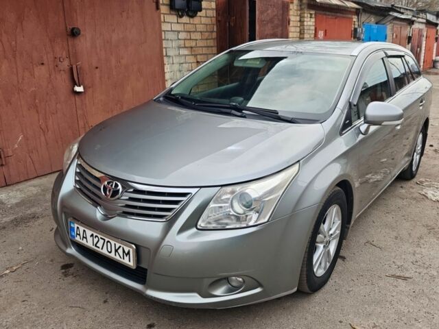 Серый Тойота Авенсис, объемом двигателя 1.8 л и пробегом 241 тыс. км за 9200 $, фото 1 на Automoto.ua