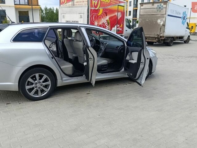 Серый Тойота Авенсис, объемом двигателя 2.2 л и пробегом 300 тыс. км за 7900 $, фото 1 на Automoto.ua