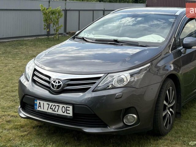 Серый Тойота Авенсис, объемом двигателя 2 л и пробегом 514 тыс. км за 7500 $, фото 1 на Automoto.ua