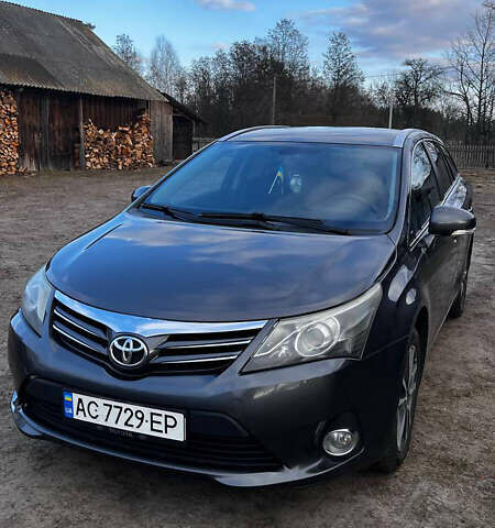 Серый Тойота Авенсис, объемом двигателя 2 л и пробегом 255 тыс. км за 9000 $, фото 1 на Automoto.ua