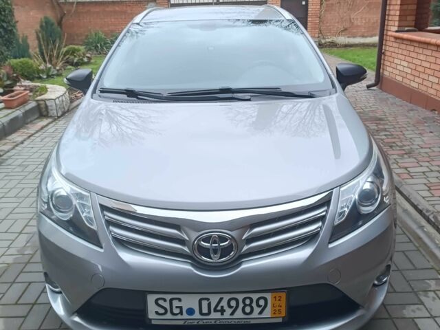 Серый Тойота Авенсис, объемом двигателя 2 л и пробегом 193 тыс. км за 11200 $, фото 1 на Automoto.ua