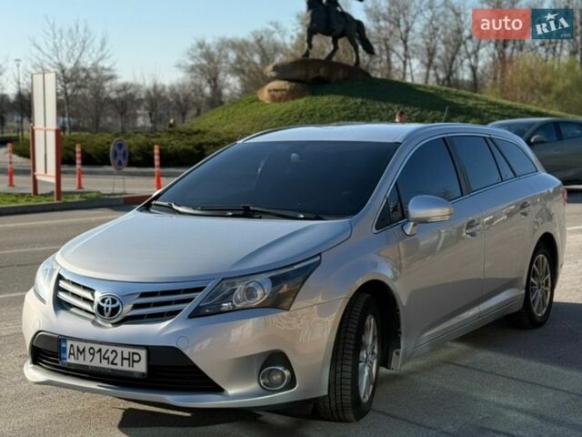 Сірий Тойота Авенсіс, об'ємом двигуна 2 л та пробігом 270 тис. км за 9700 $, фото 1 на Automoto.ua