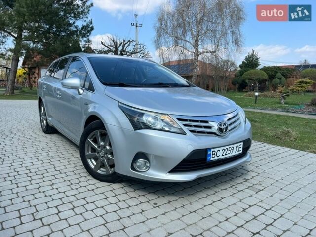 Серый Тойота Авенсис, объемом двигателя 2.2 л и пробегом 313 тыс. км за 9800 $, фото 1 на Automoto.ua